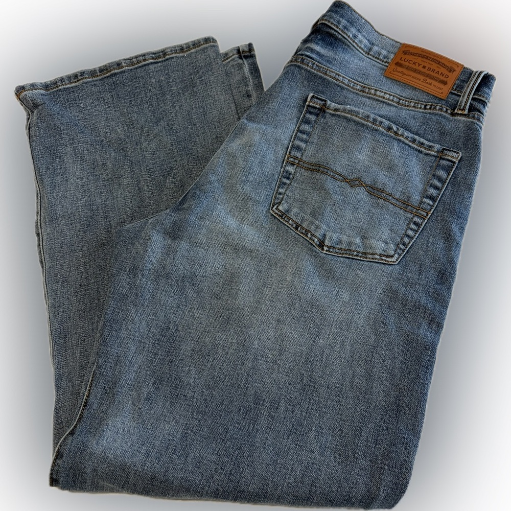 Lucky Brand Men’s Light Blue  Relaxed Straight Jeans 34x30